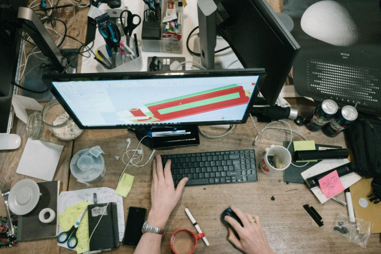A Cluttered Office Leads to a Cluttered Mind – Is It Really True?