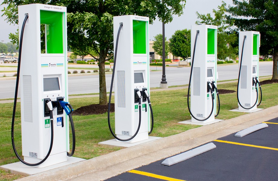How EV Charging Stations Make Long-Distance Travel Easier